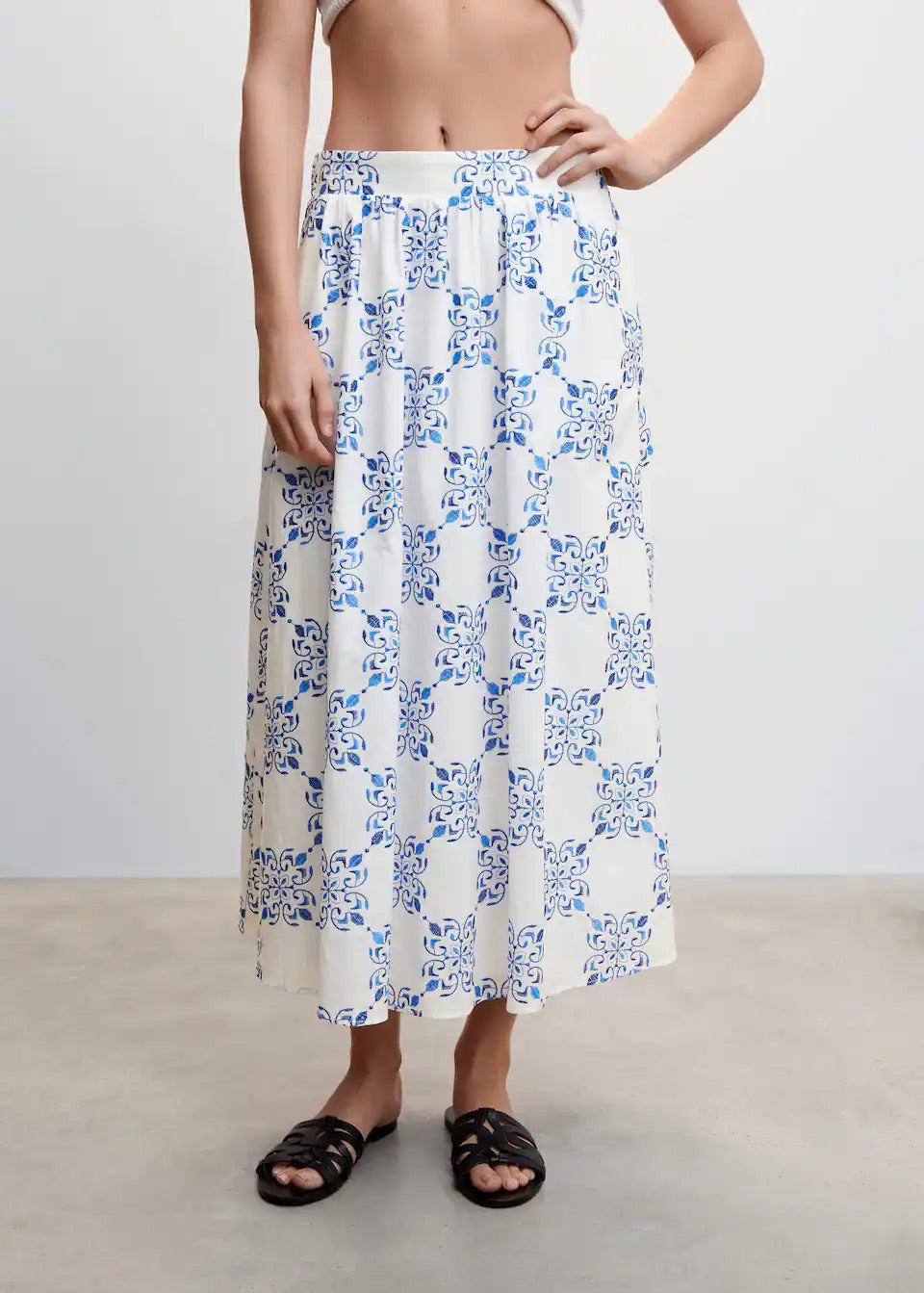 Printed skirt with pleat detail