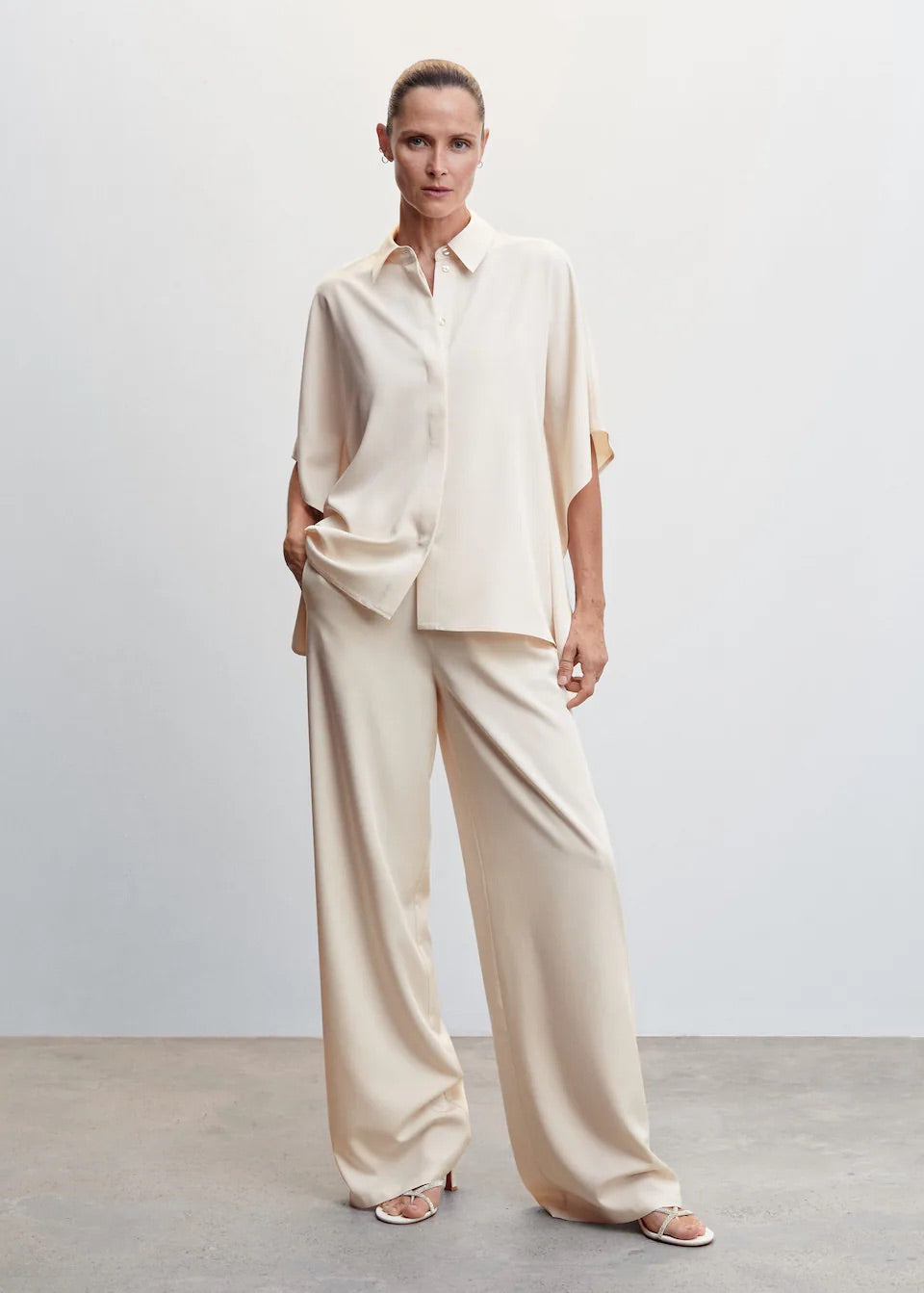 Short sleeved blouse