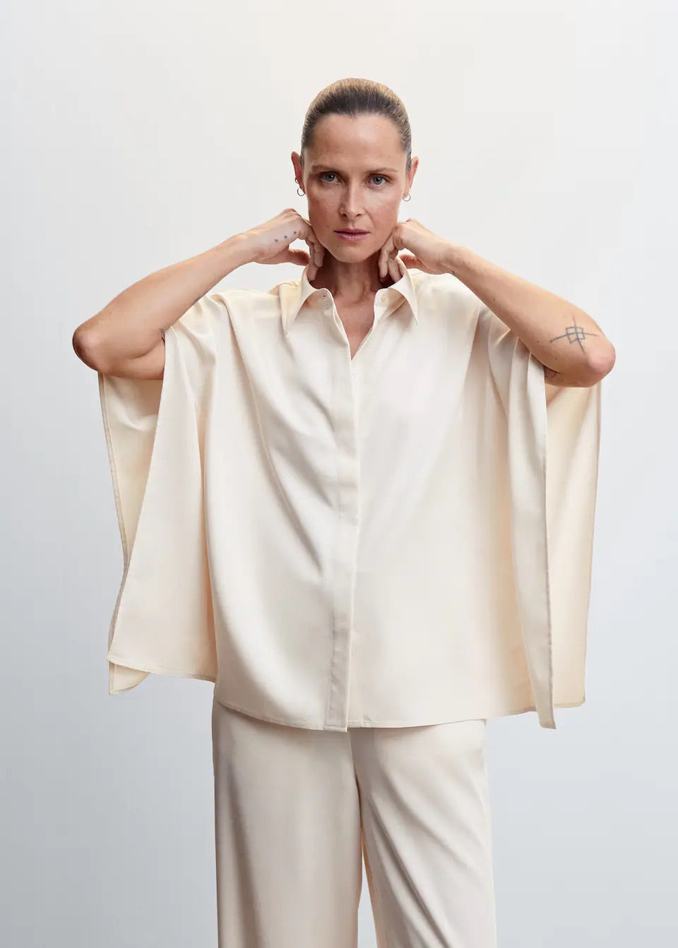 Short sleeved blouse