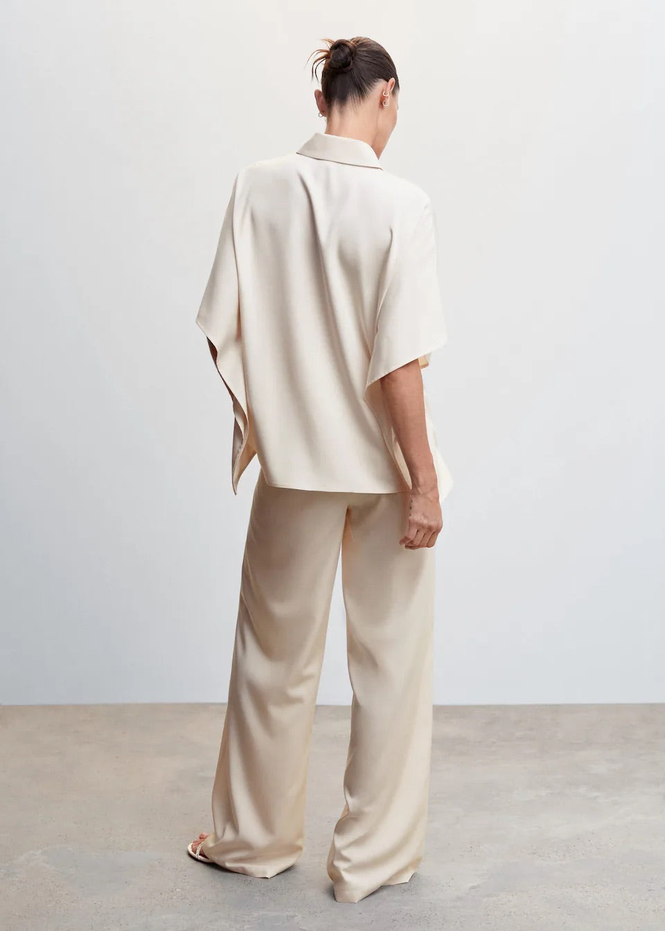 Short sleeved blouse