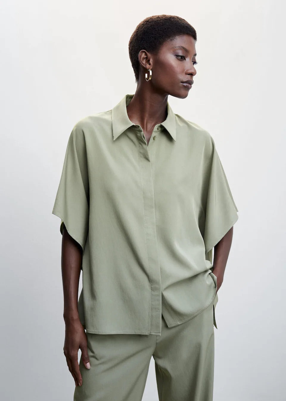 Short sleeved blouse