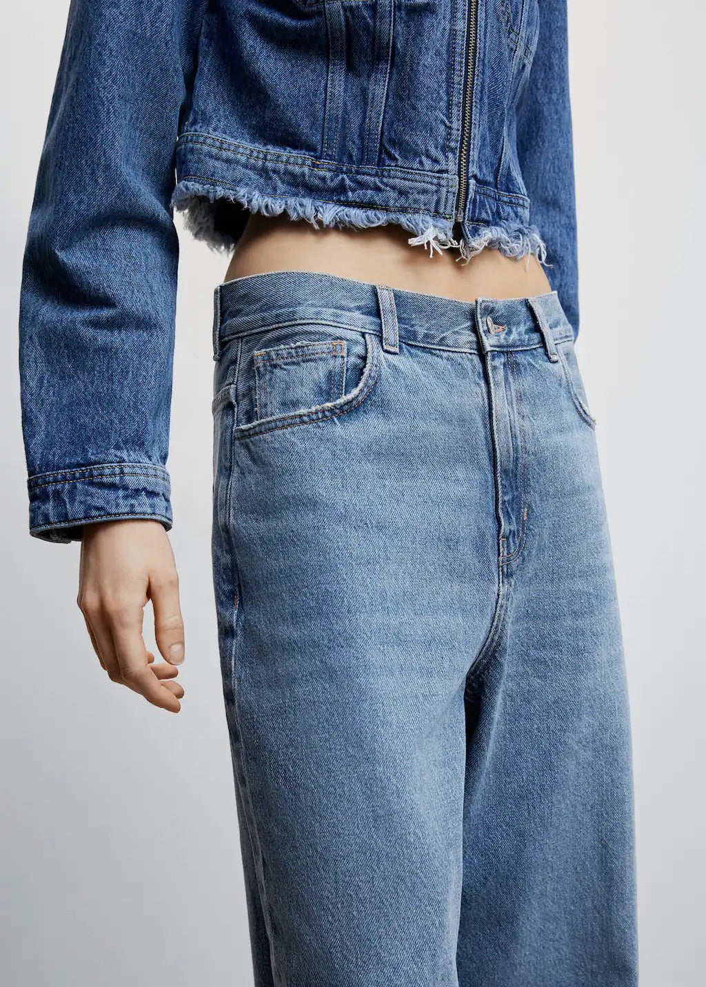 Wideleg loose low rise jeans