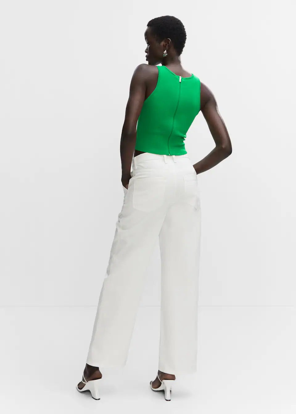 Ribbed knitted top with zip