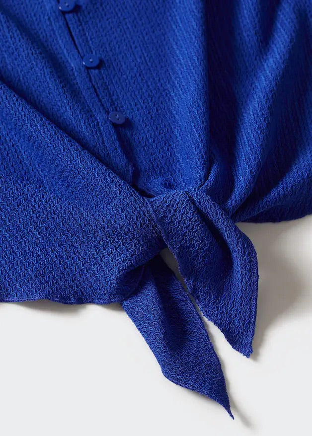 Cropped shirt with knot