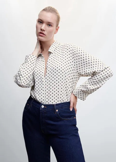 Buttoned flowy shirt