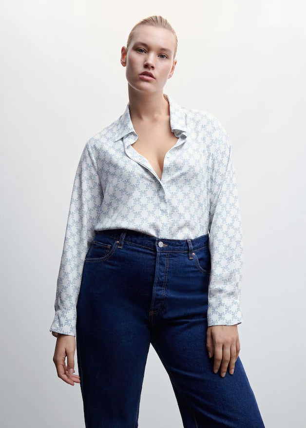 Buttoned flowy shirt