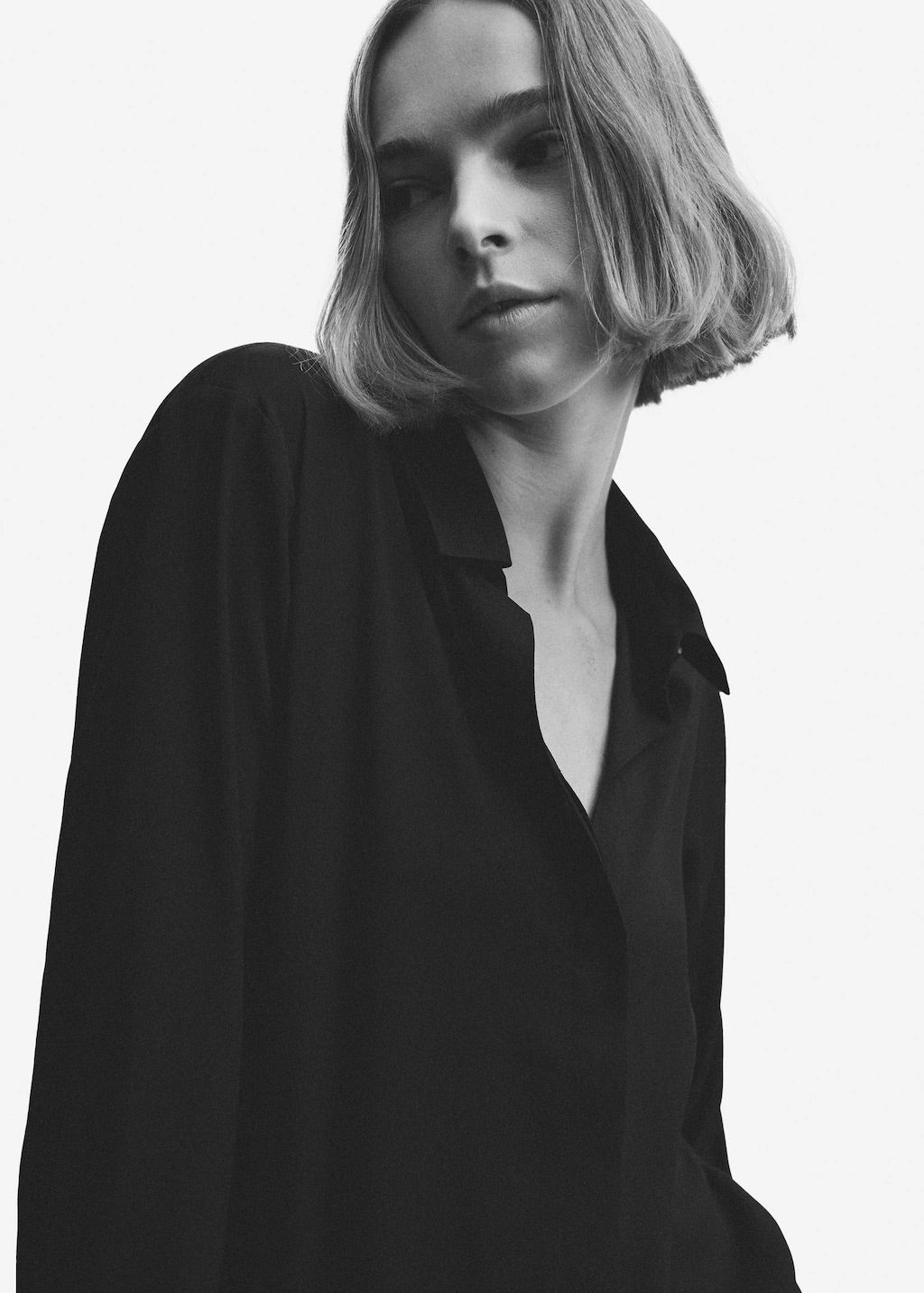 Buttoned flowy shirt