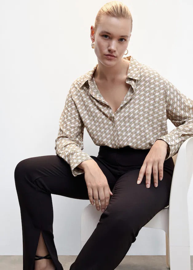 Buttoned flowy shirt