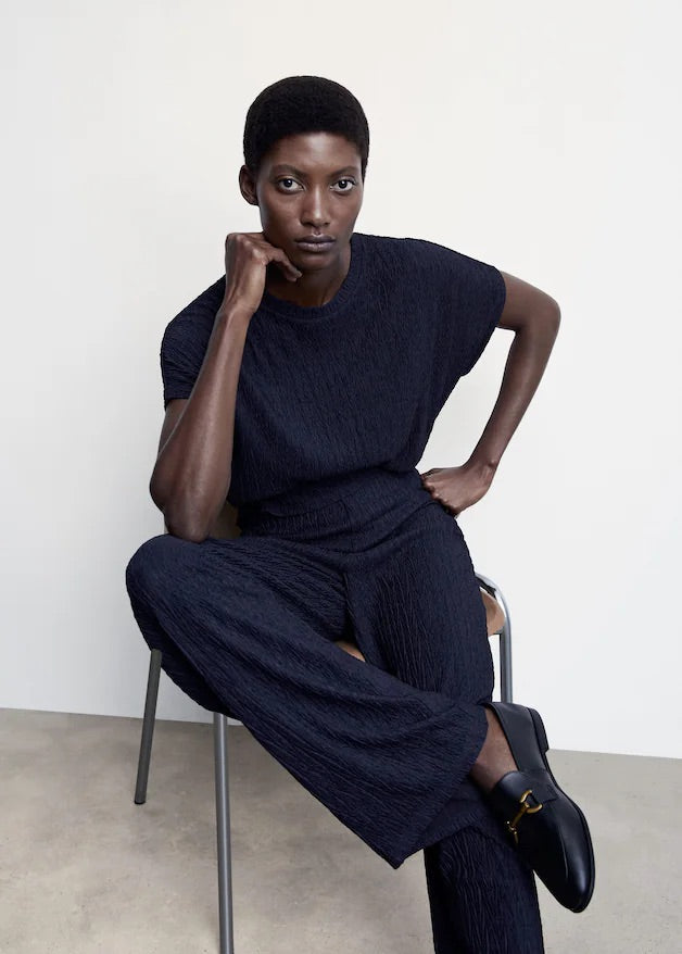 Off-shoulders textured T-shirt