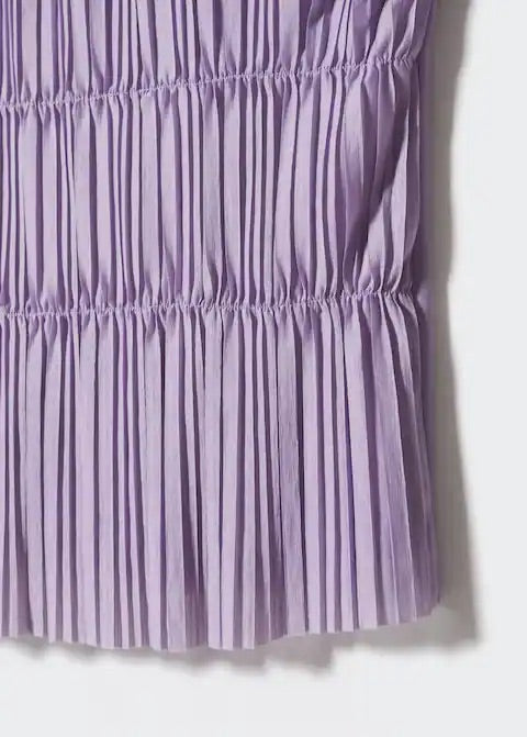 Sleeveless pleated top