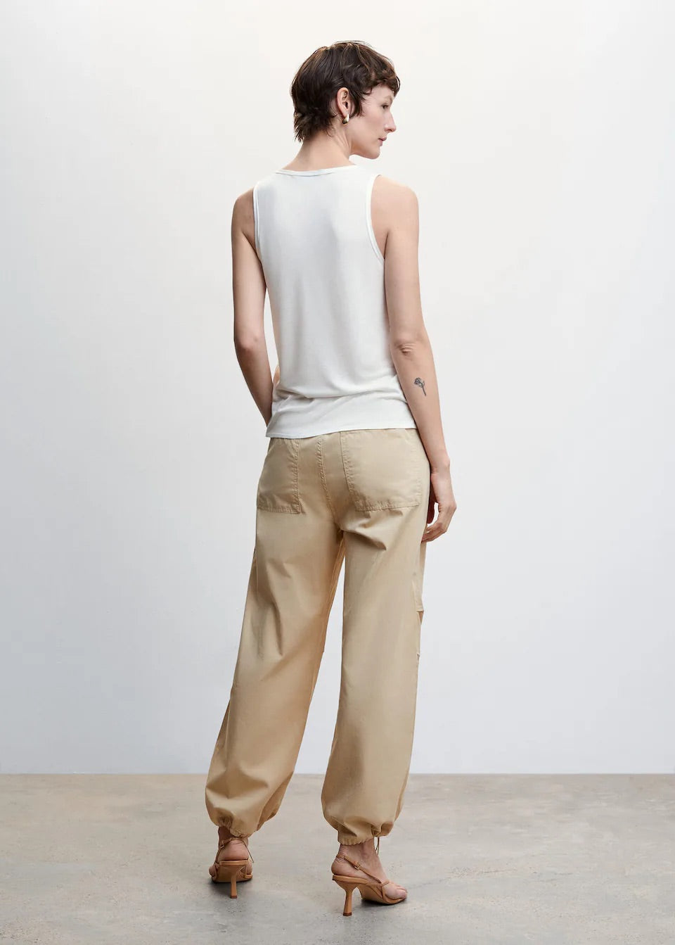 Essential strap top