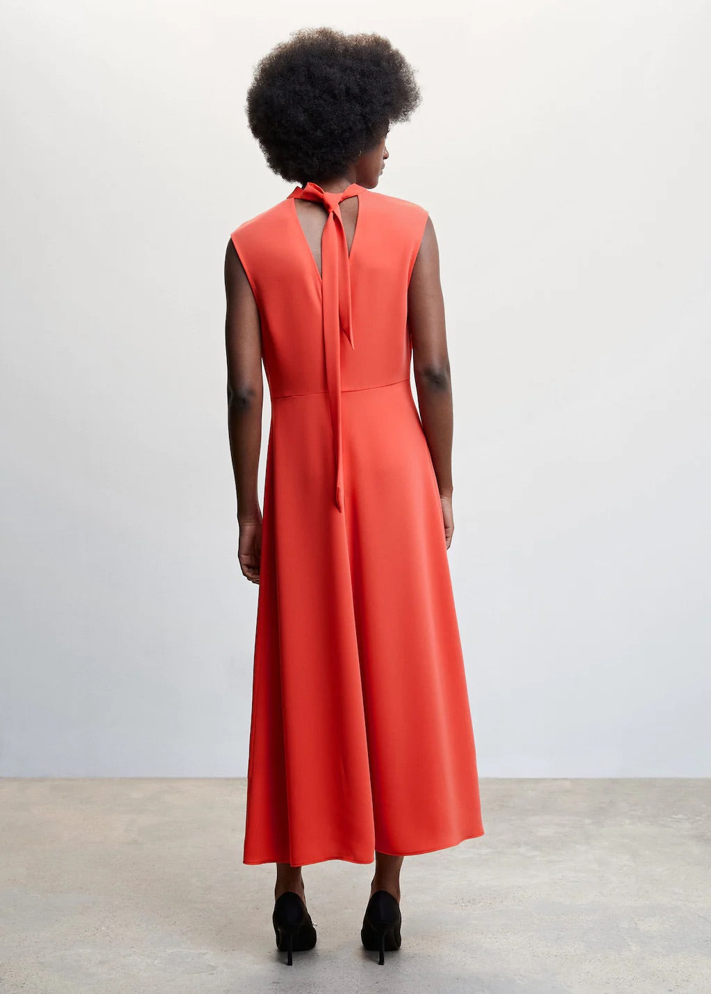 Bow gown
