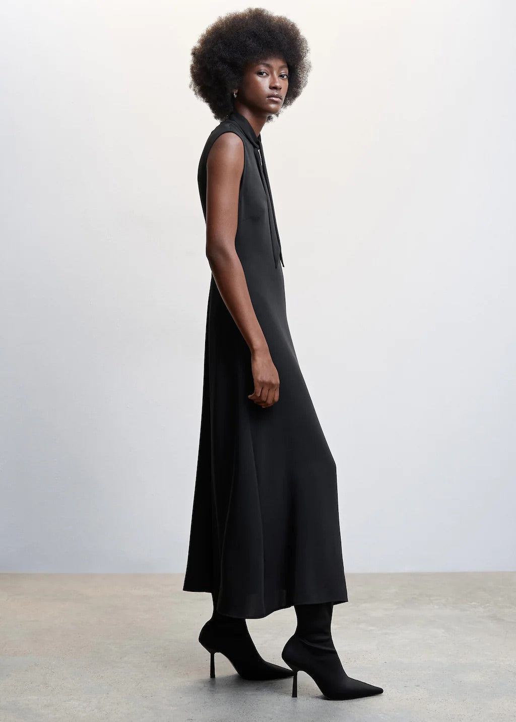 Bow gown