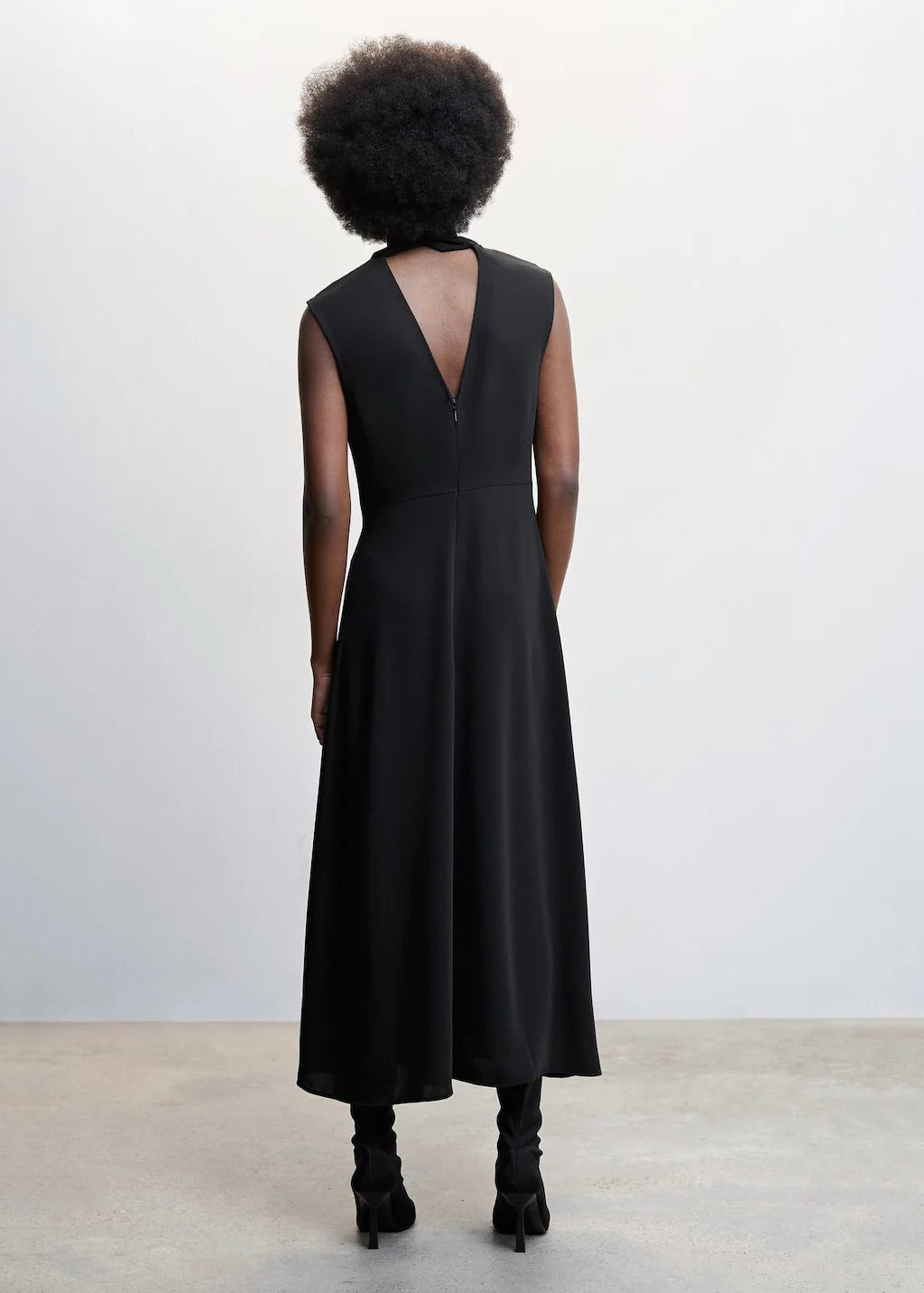 Bow gown