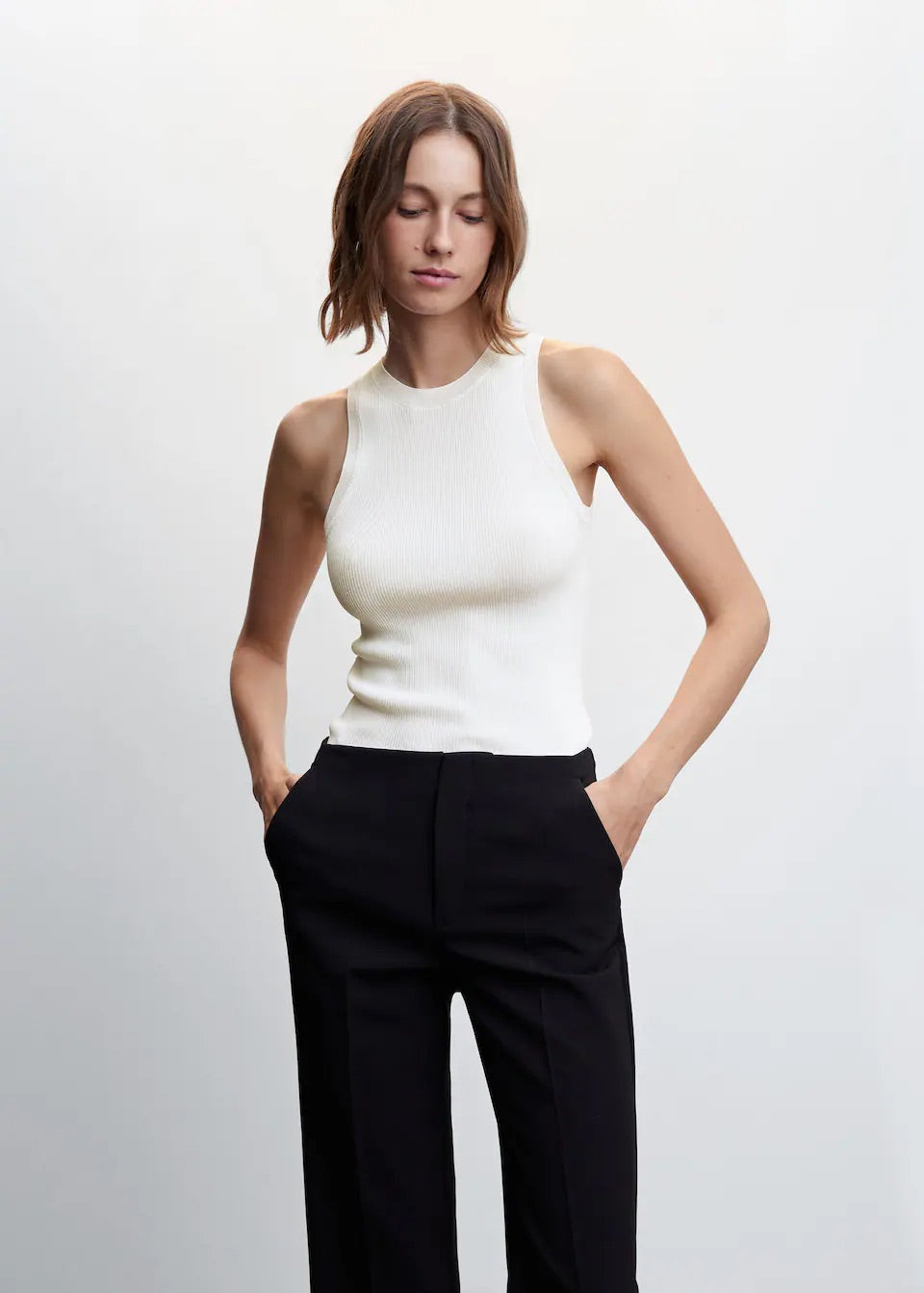 Knitted top with wide straps