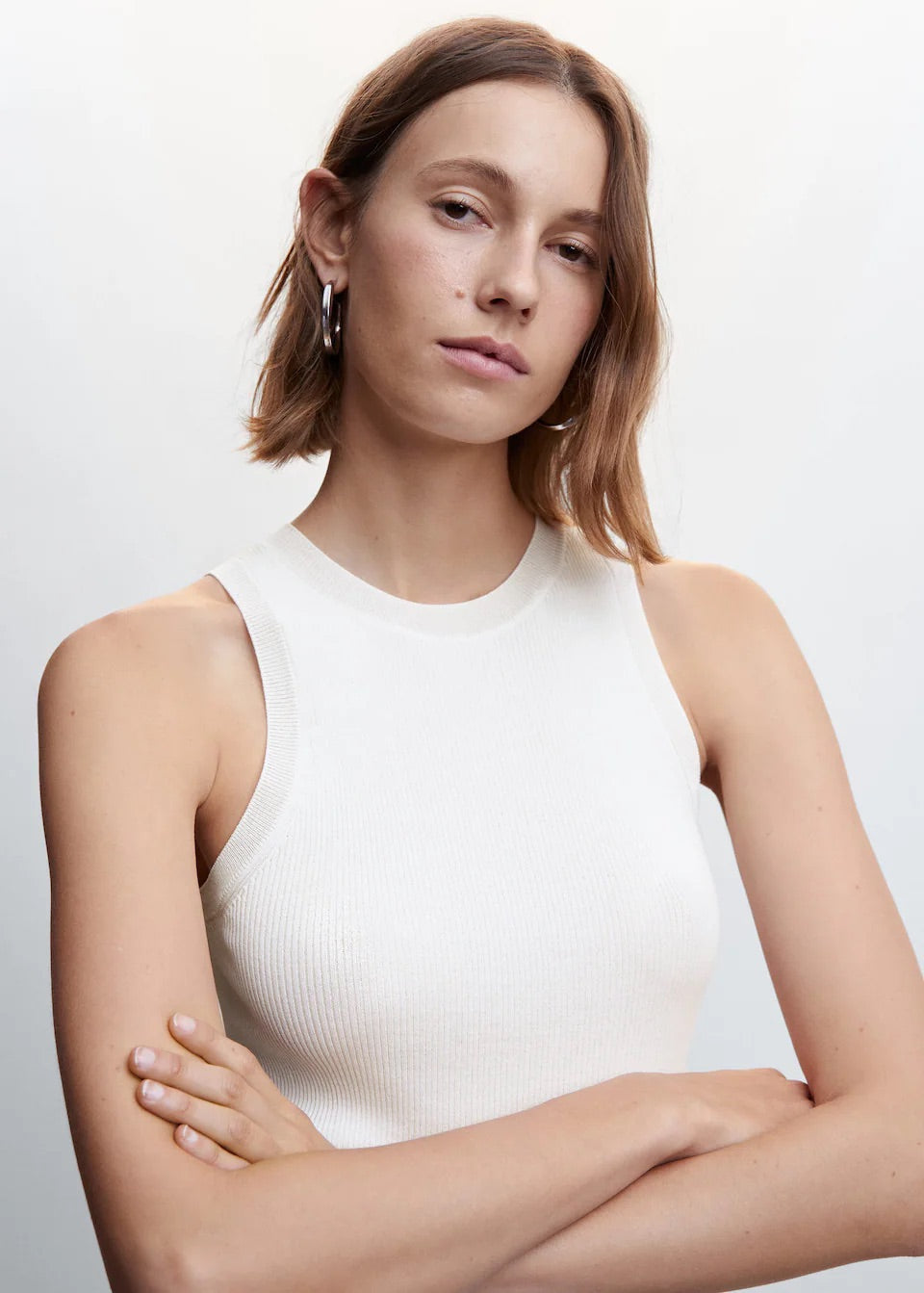 Knitted top with wide straps