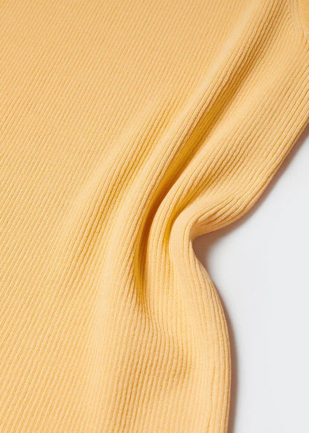 Knitted top with wide straps