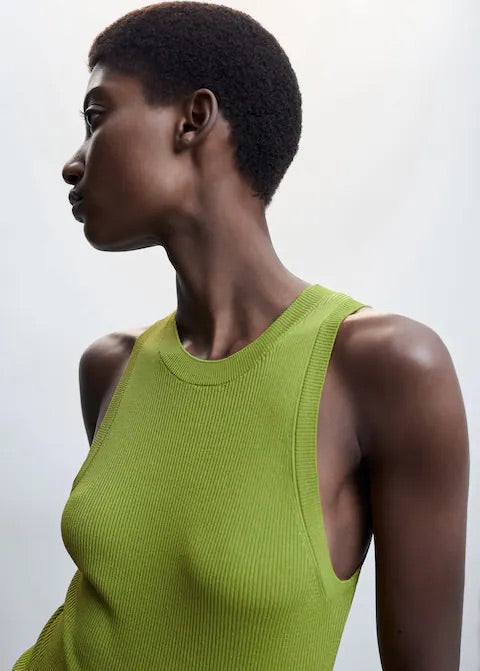 Knitted top with wide straps