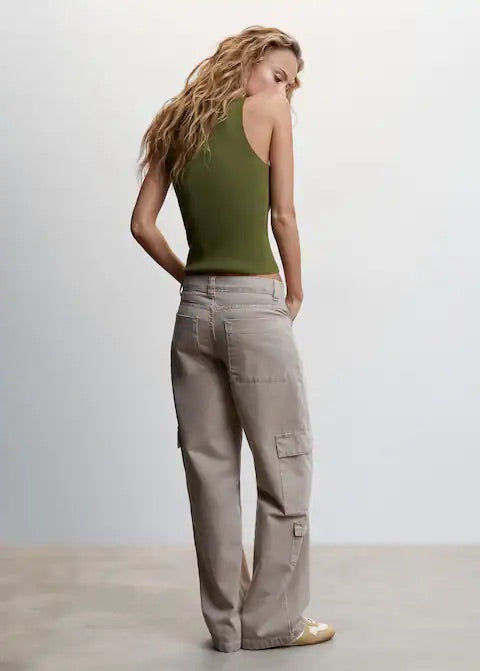 Knitted top with wide straps