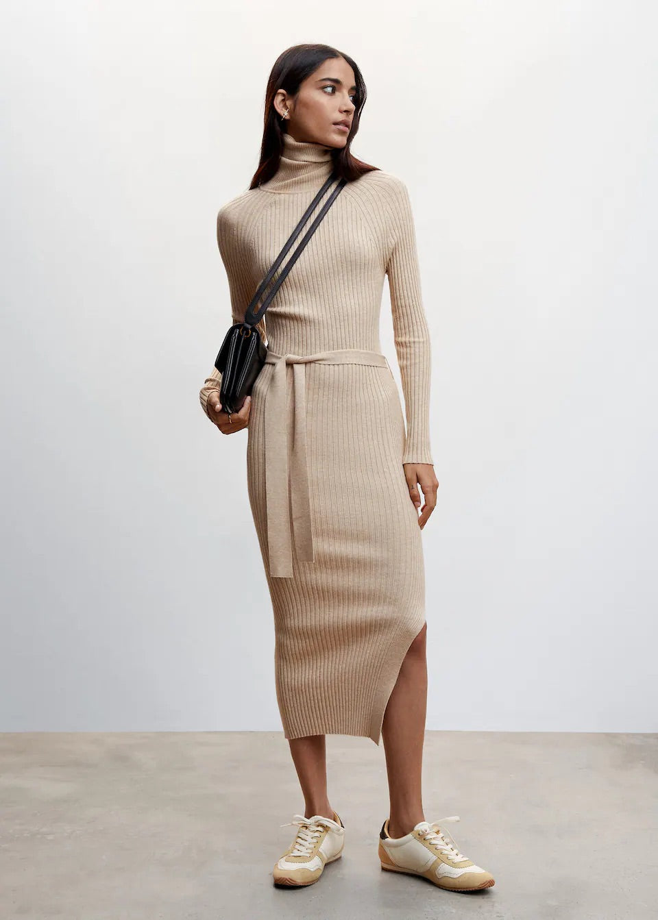 Ribbed dress with knot detail