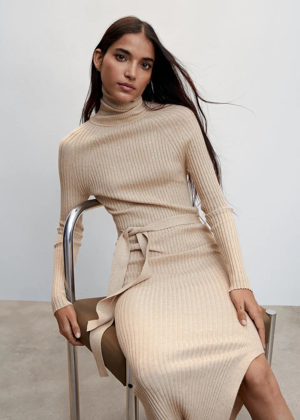 Ribbed dress with knot detail