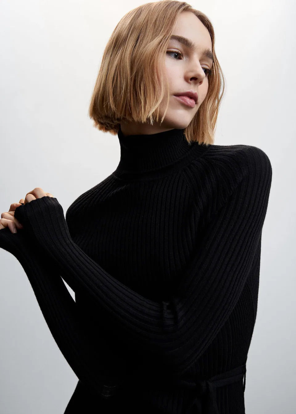 Ribbed dress with knot detail
