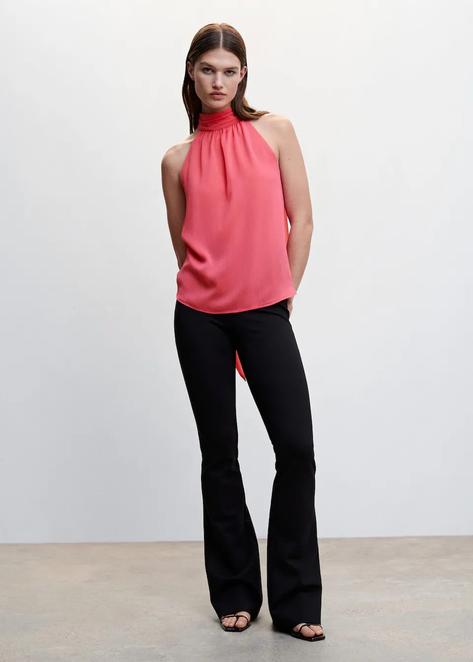Halter neck blouse with bow