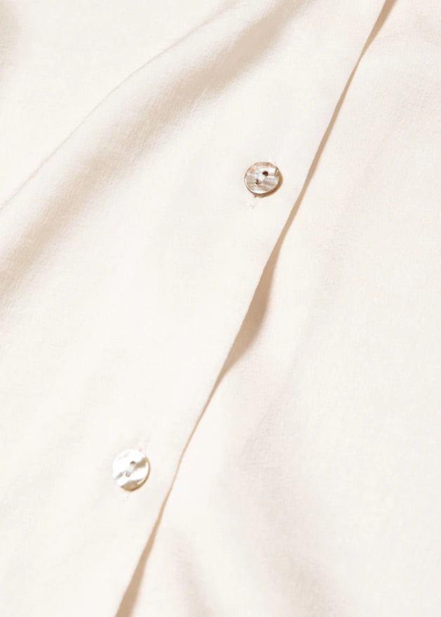 Short-sleeved satin shirt