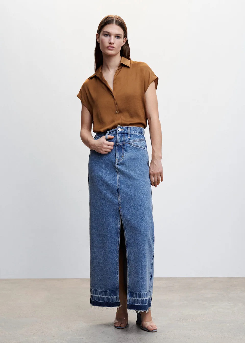 Short-sleeved satin shirt