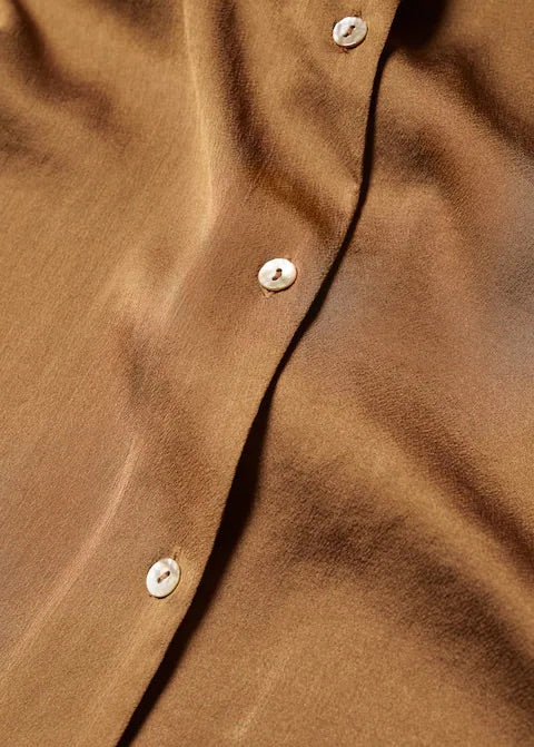 Short-sleeved satin shirt