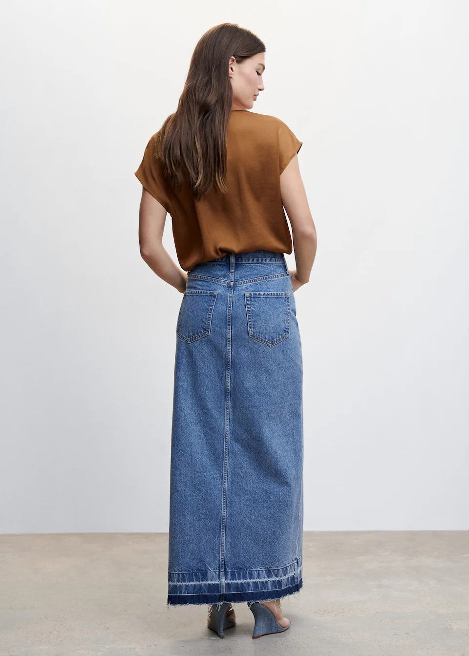 Short-sleeved satin shirt