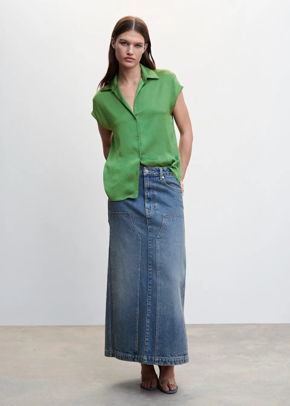Short-sleeved satin shirt