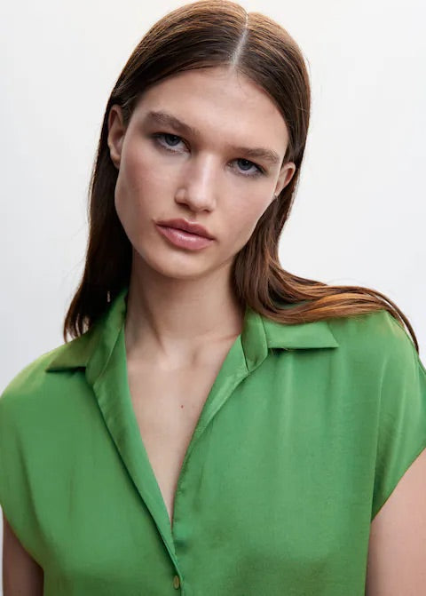 Short-sleeved satin shirt