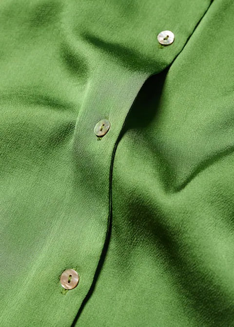 Short-sleeved satin shirt