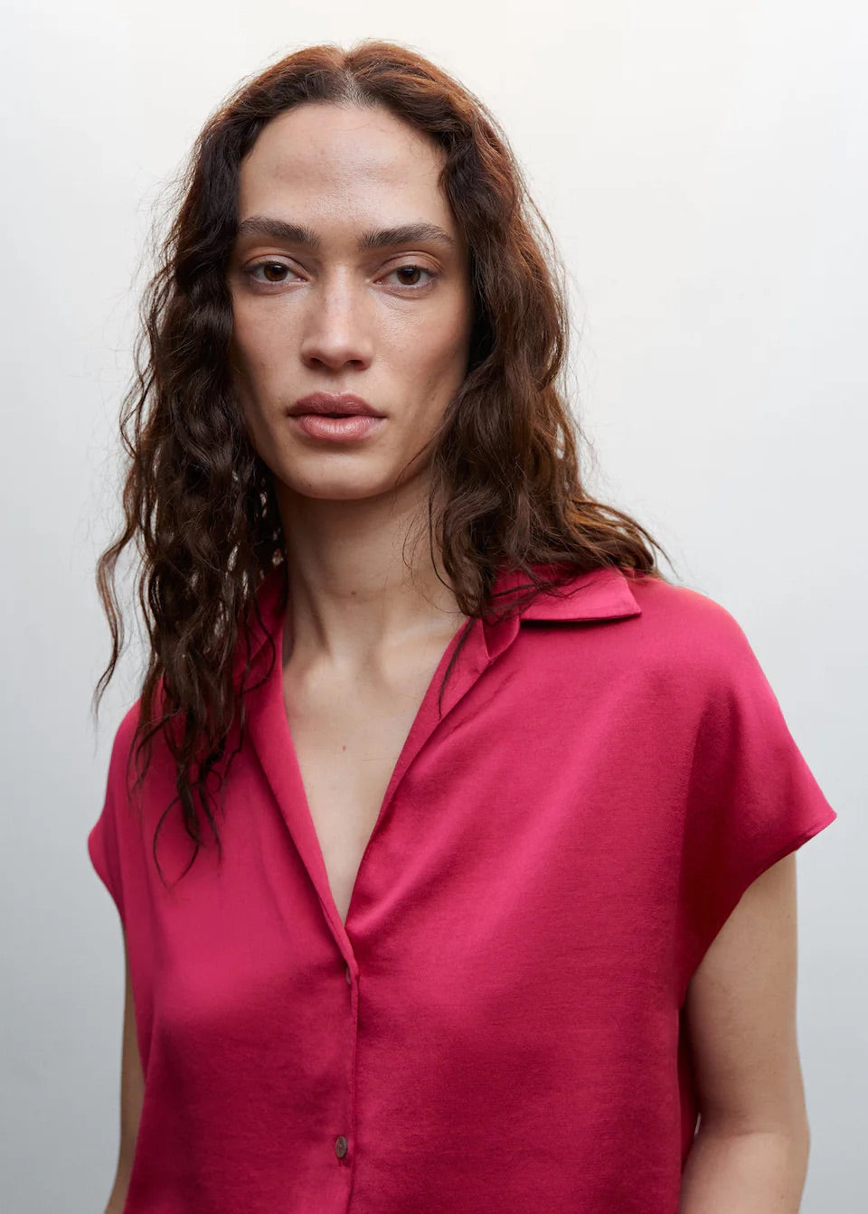 Short-sleeved satin shirt