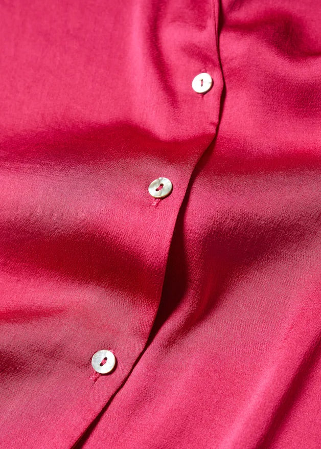 Short-sleeved satin shirt