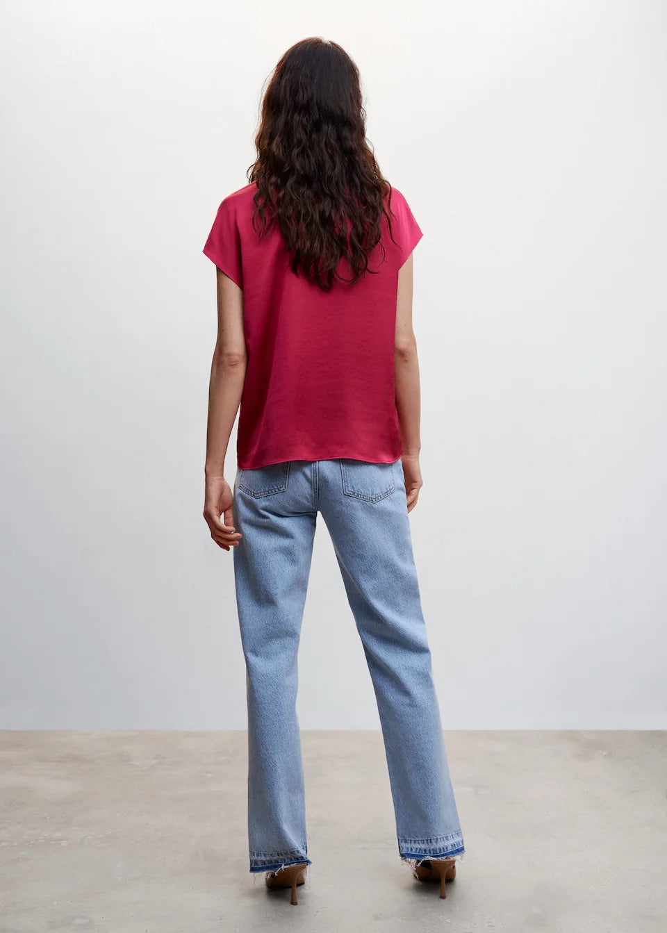 Short-sleeved satin shirt