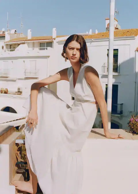 Knot dress with openings