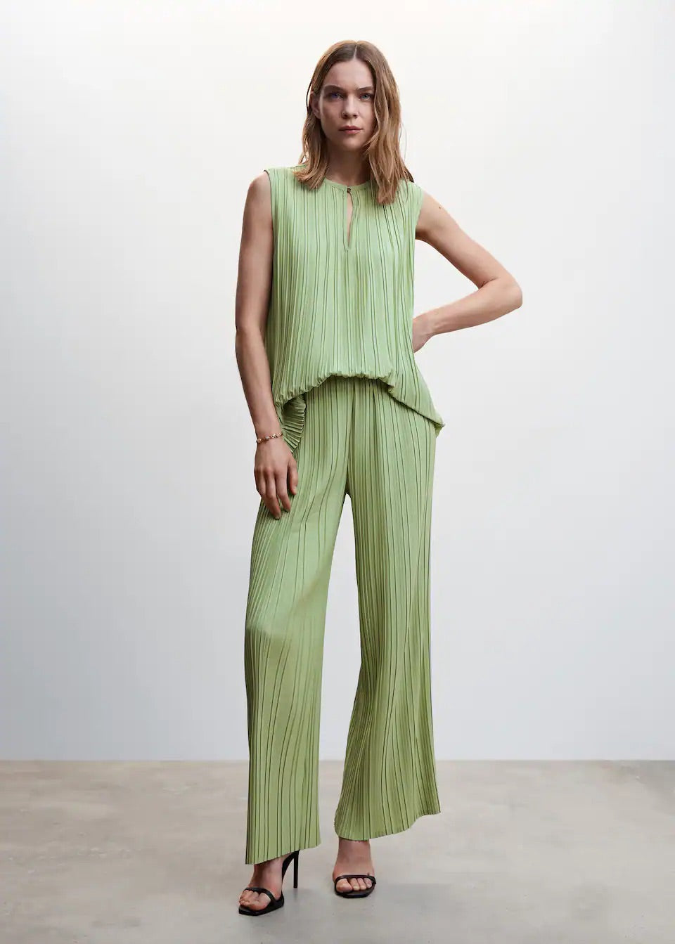 Pleated wideleg trousers