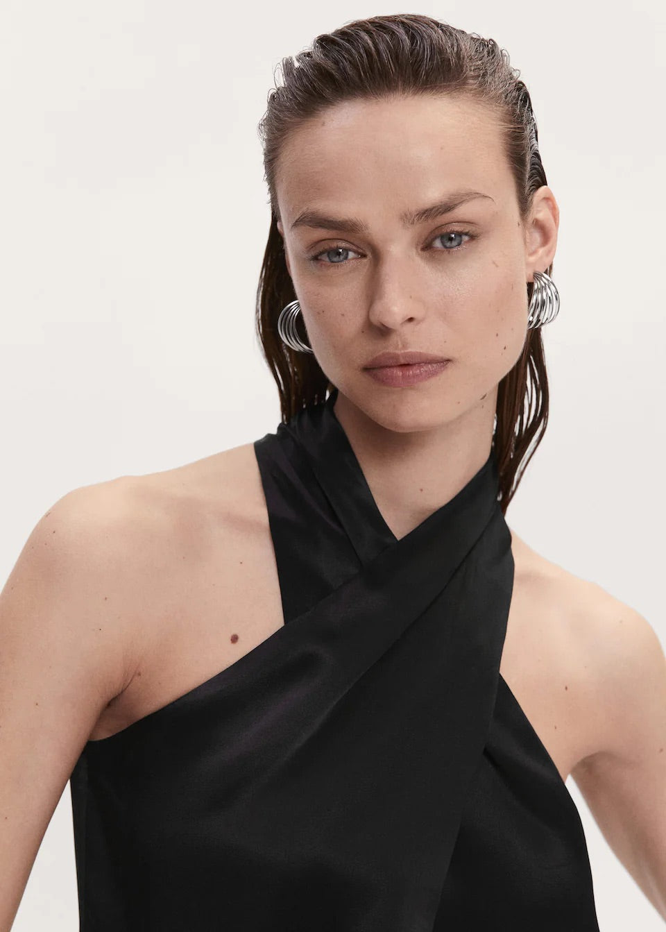 Crossover design top