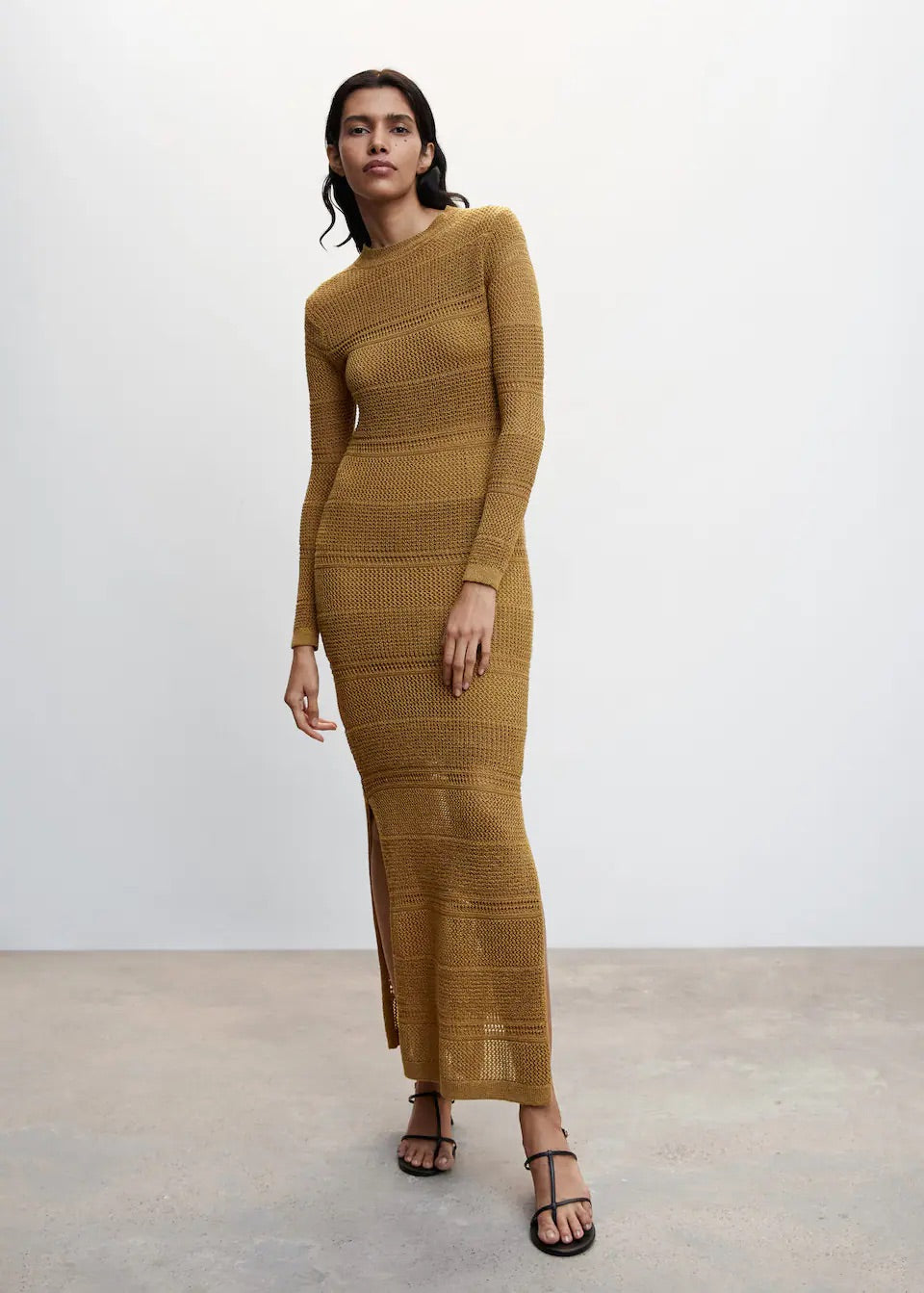 Knitted dress with open back