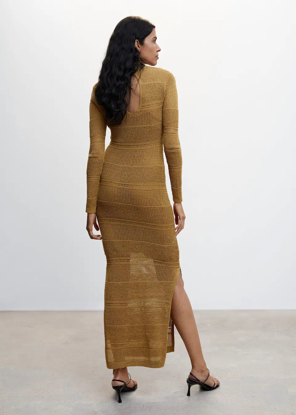 Knitted dress with open back