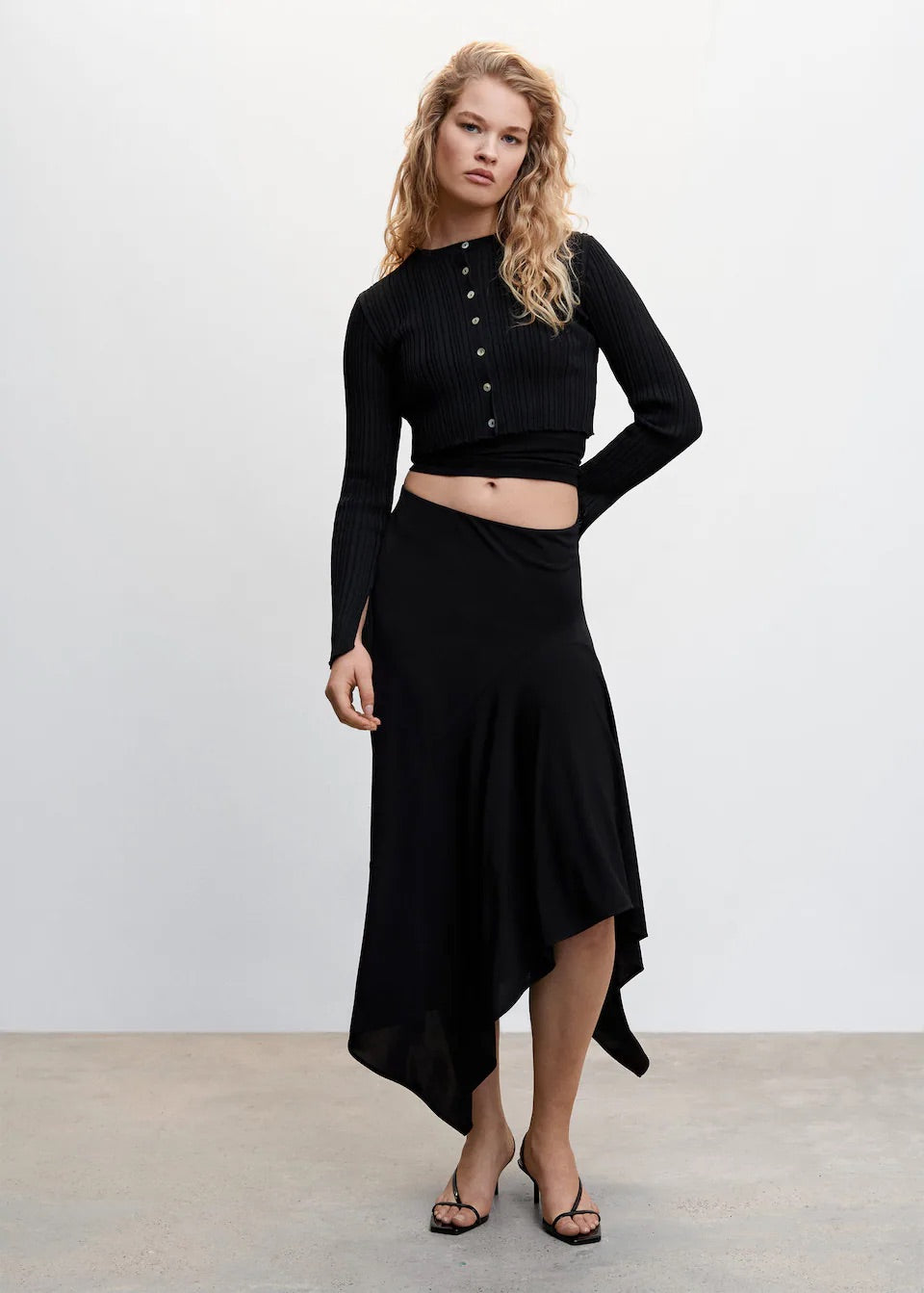 Asymmetrical skirt