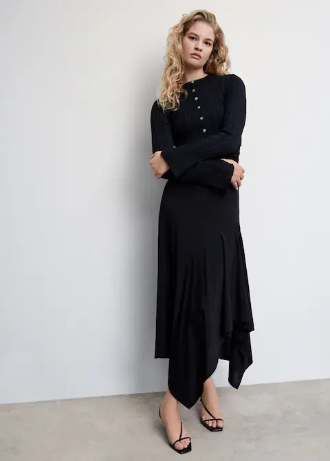 Asymmetrical skirt