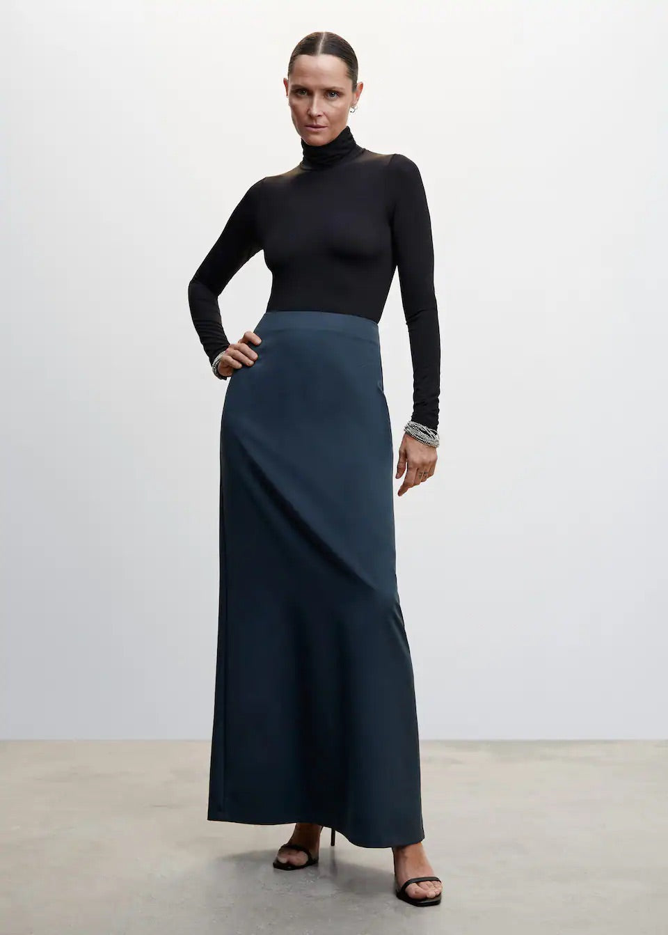 Flowy long skirt