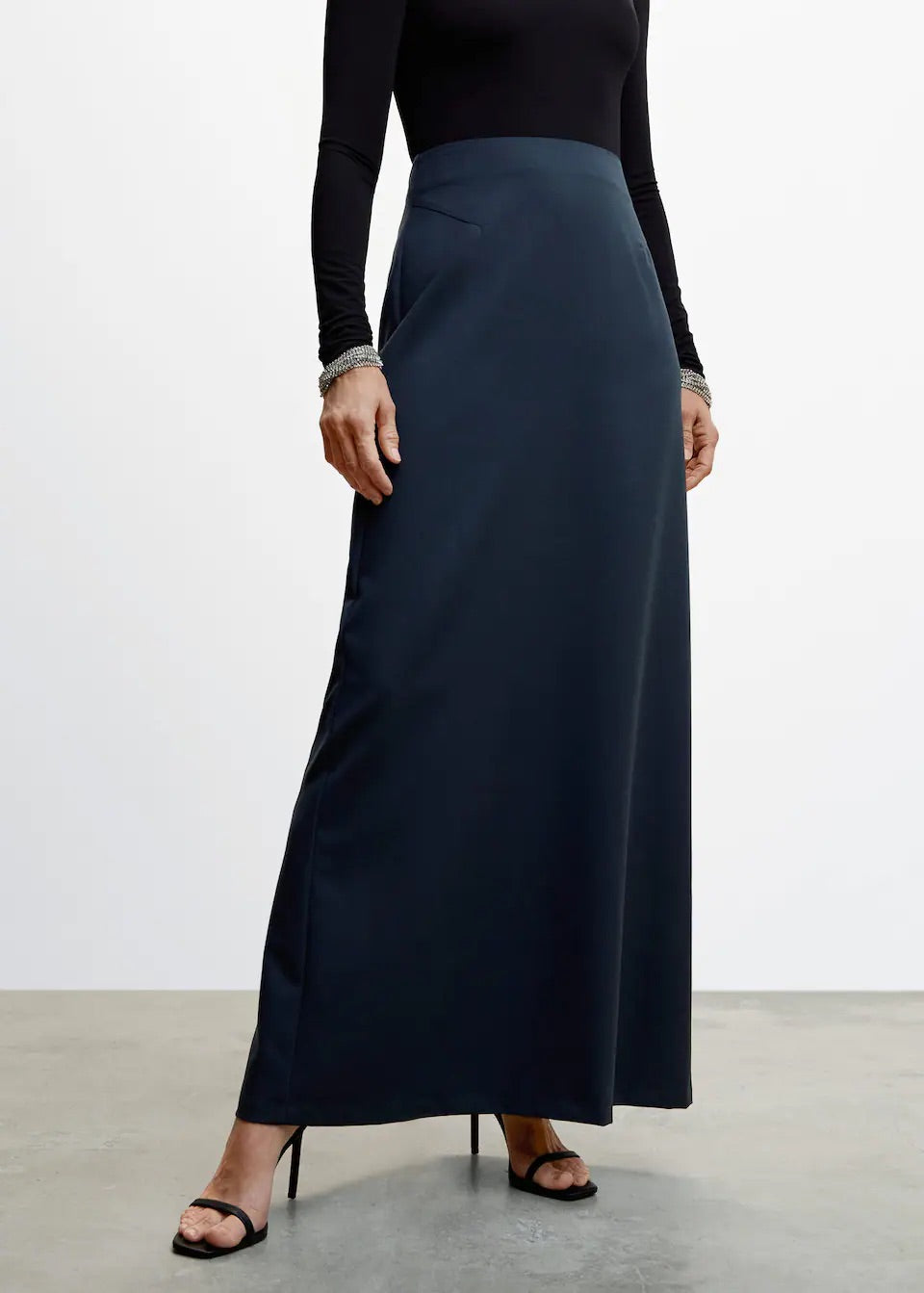 Flowy long skirt