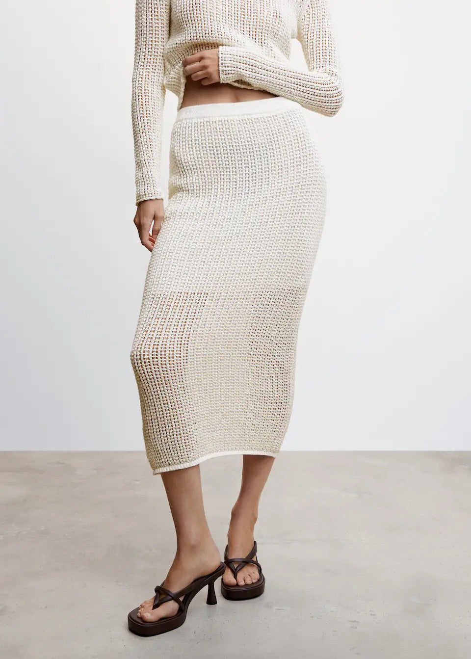 Openwork knitted skirt