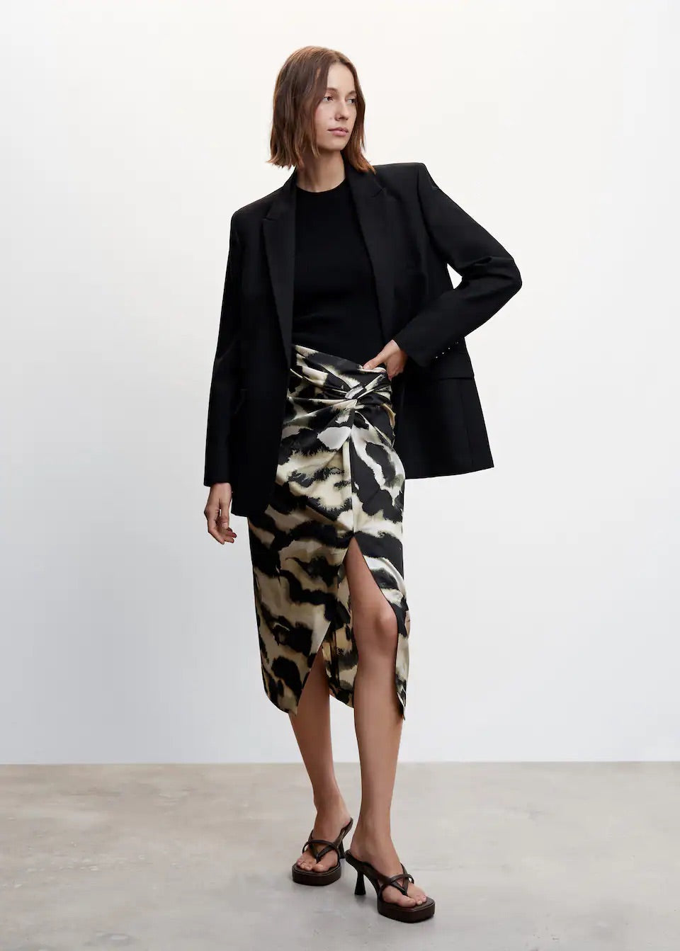 Knot printed skirt