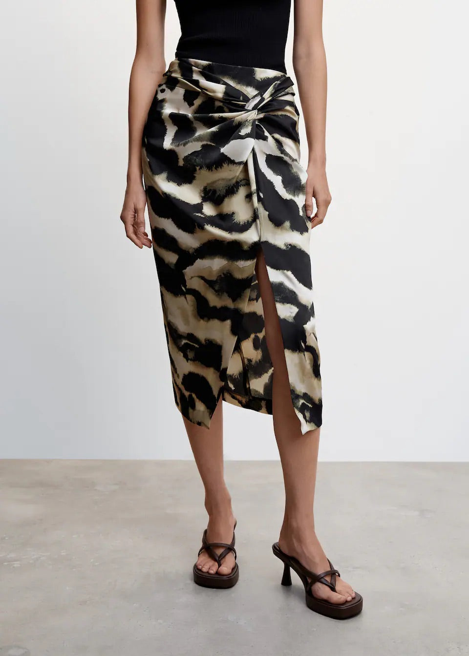 Knot printed skirt