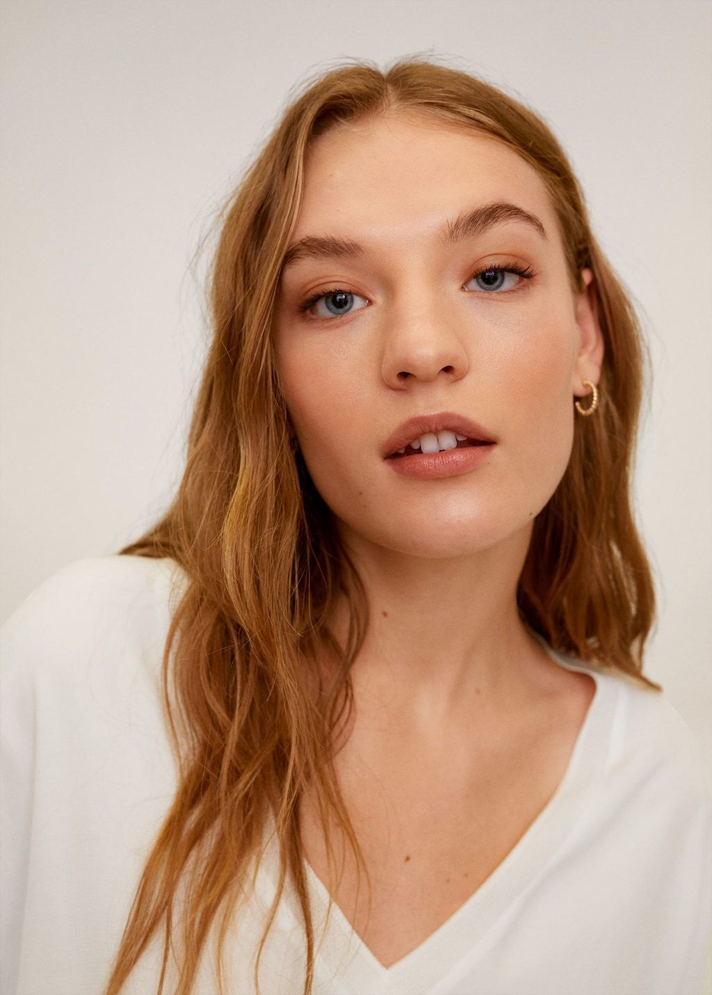 V-neck T-shirt